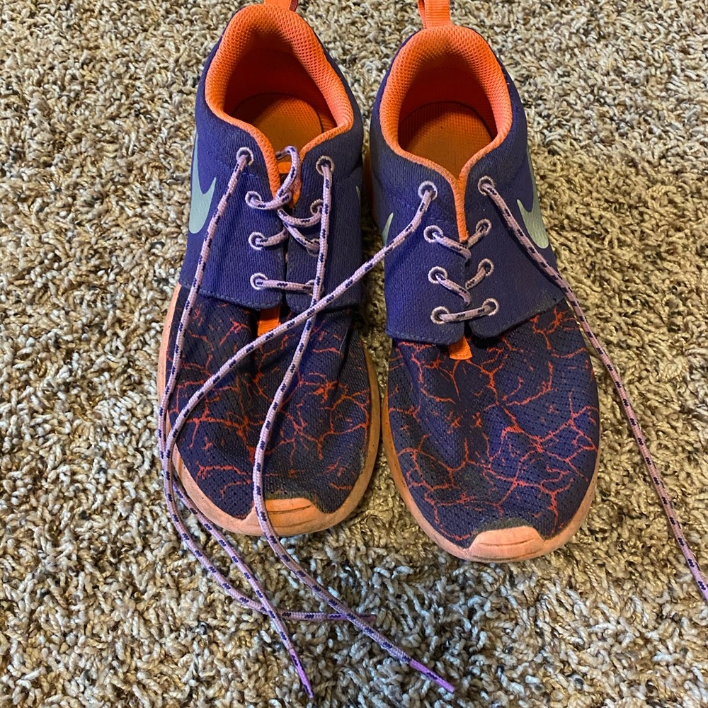 Women’s Nike size 5.5 shoes